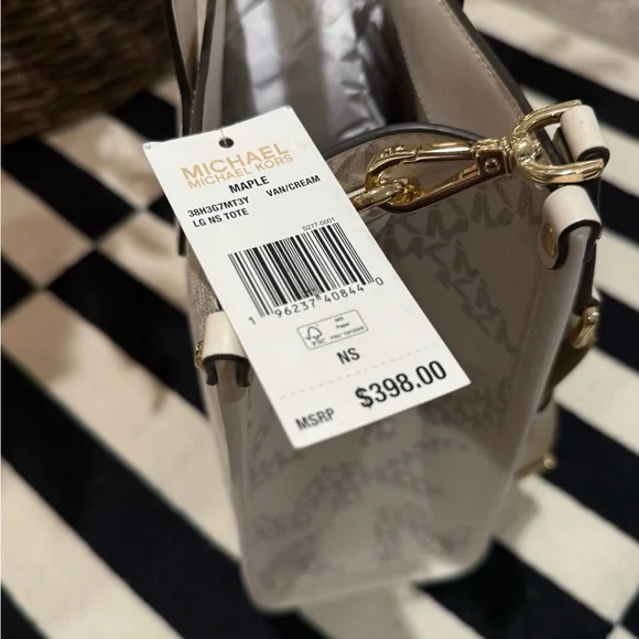 New with tags! Michael Kors “Maple” Tote Bag - Picture 4 of 5